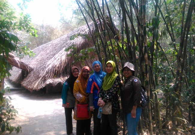 Ms. Saidathul Nizah and friends 02